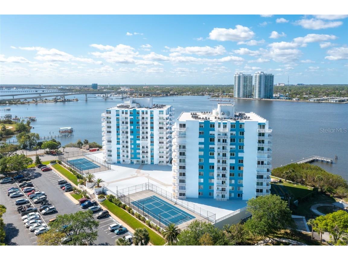 935 N Halifax Avenue #902 Daytona Beach FL 32118 - HALIFAX RIVER V4932026 image1