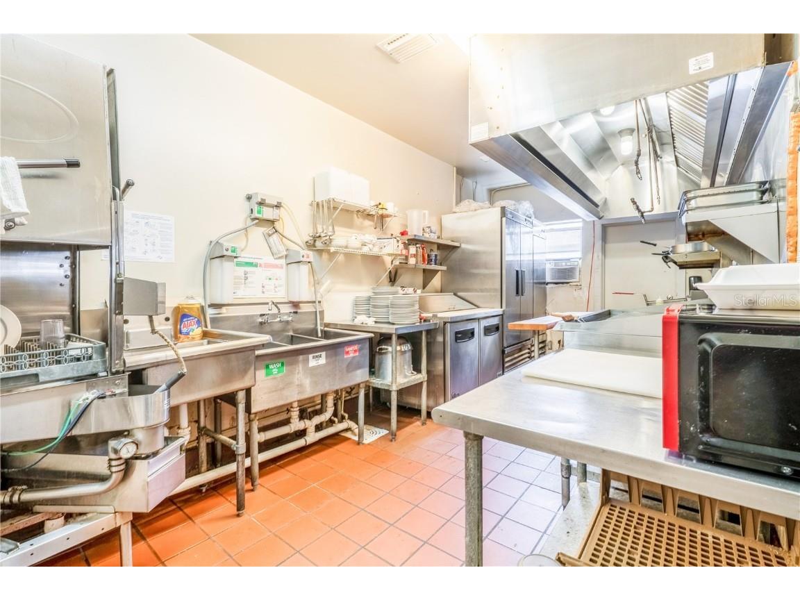 935 S Atlantic Avenue Daytona Beach FL 32118 V4942744 image10