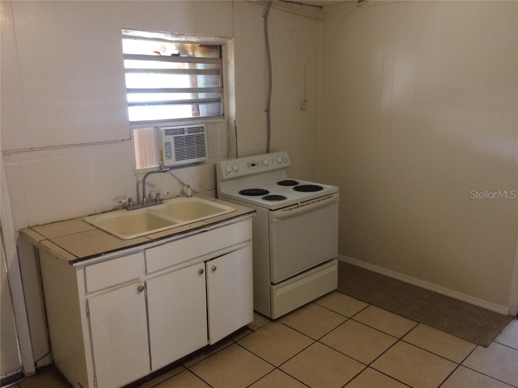 935 S Dr. Martin Luther King Jr. Boulevard Daytona Beach FL 32114 O6363571 image4