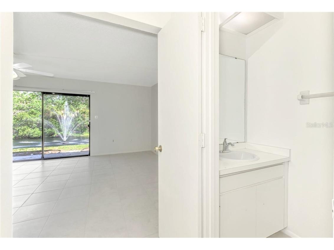 935 Sunridge Way #B4 Sarasota FL 34234 A4669585 image11