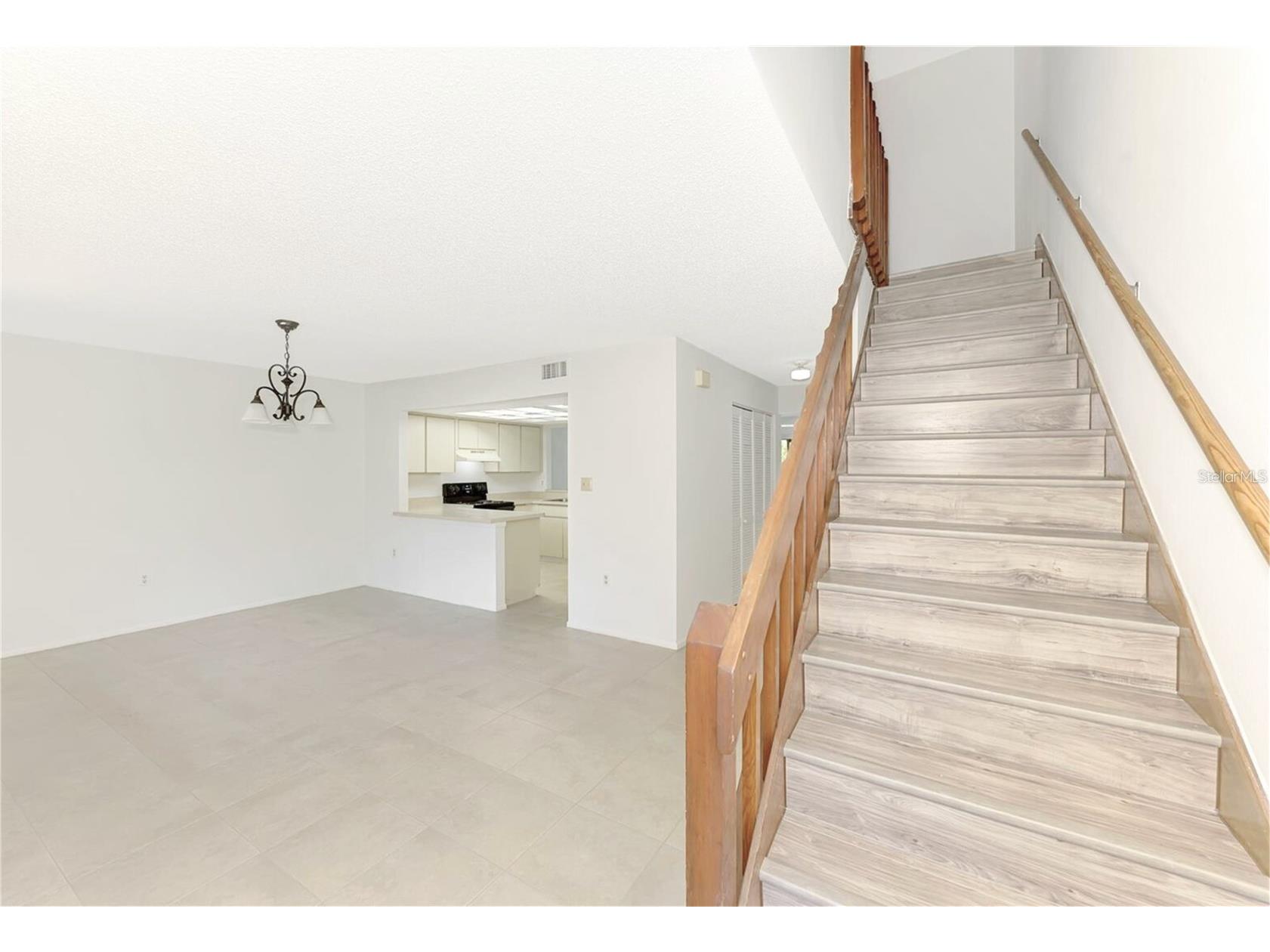 935 Sunridge Way #B4 Sarasota FL 34234 A4690012 image3