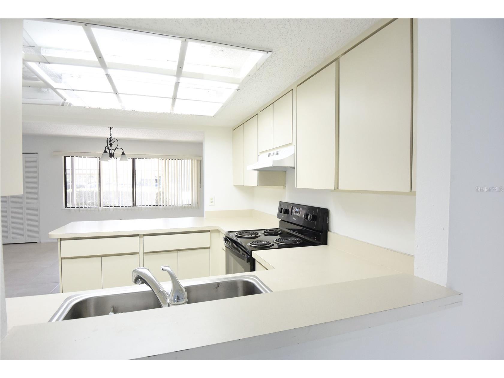 935 Sunridge Way #B4 Sarasota FL 34234 A4690012 image7