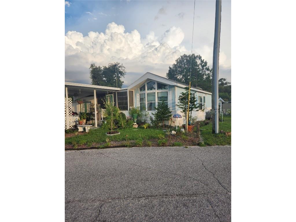 9354 Grizzly Bear Lane Weeki Wachee FL 34613 T3460268 image1