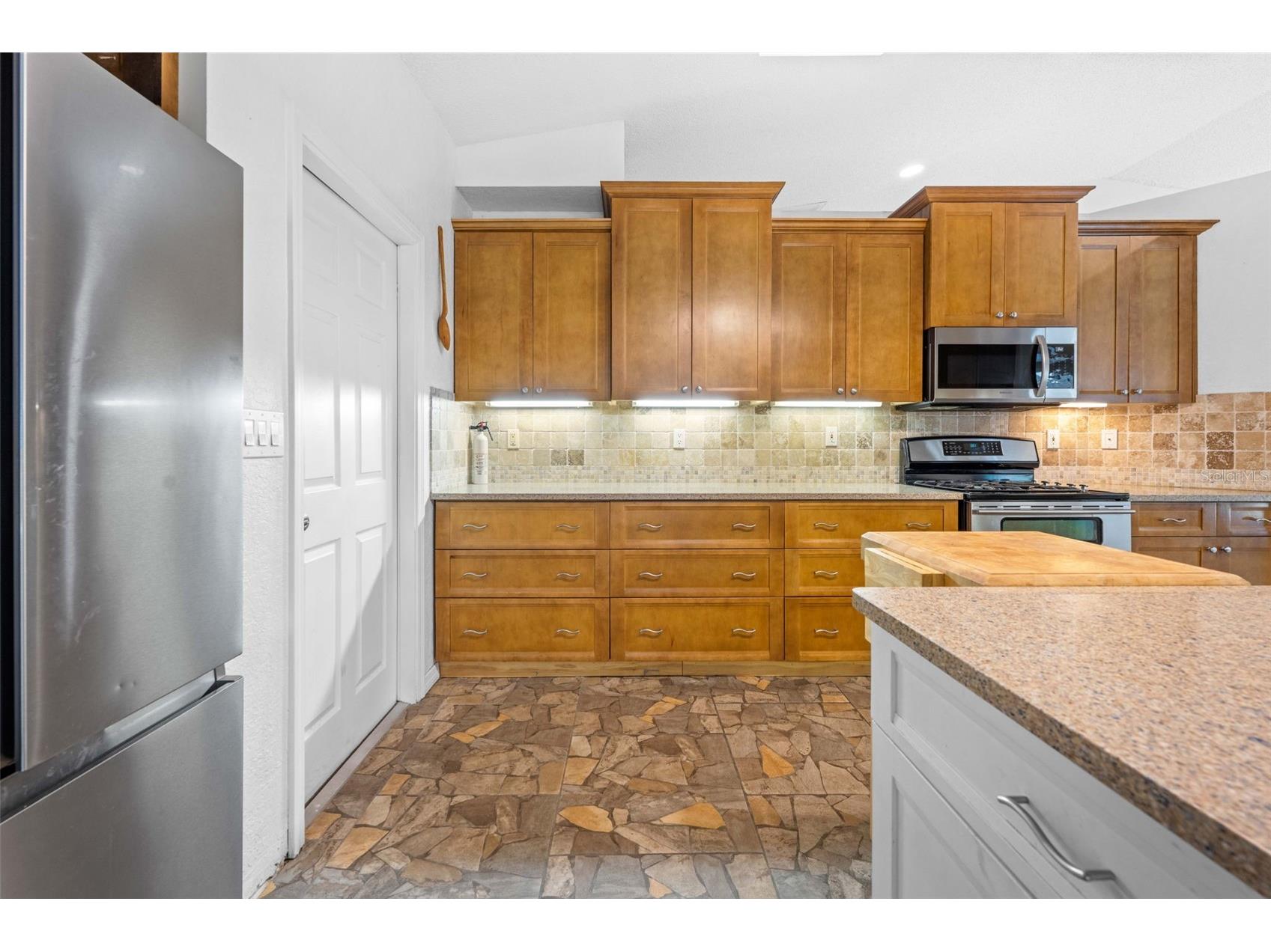 9354 Mississippi Run Weeki Wachee FL 34613 TB8519467 image20