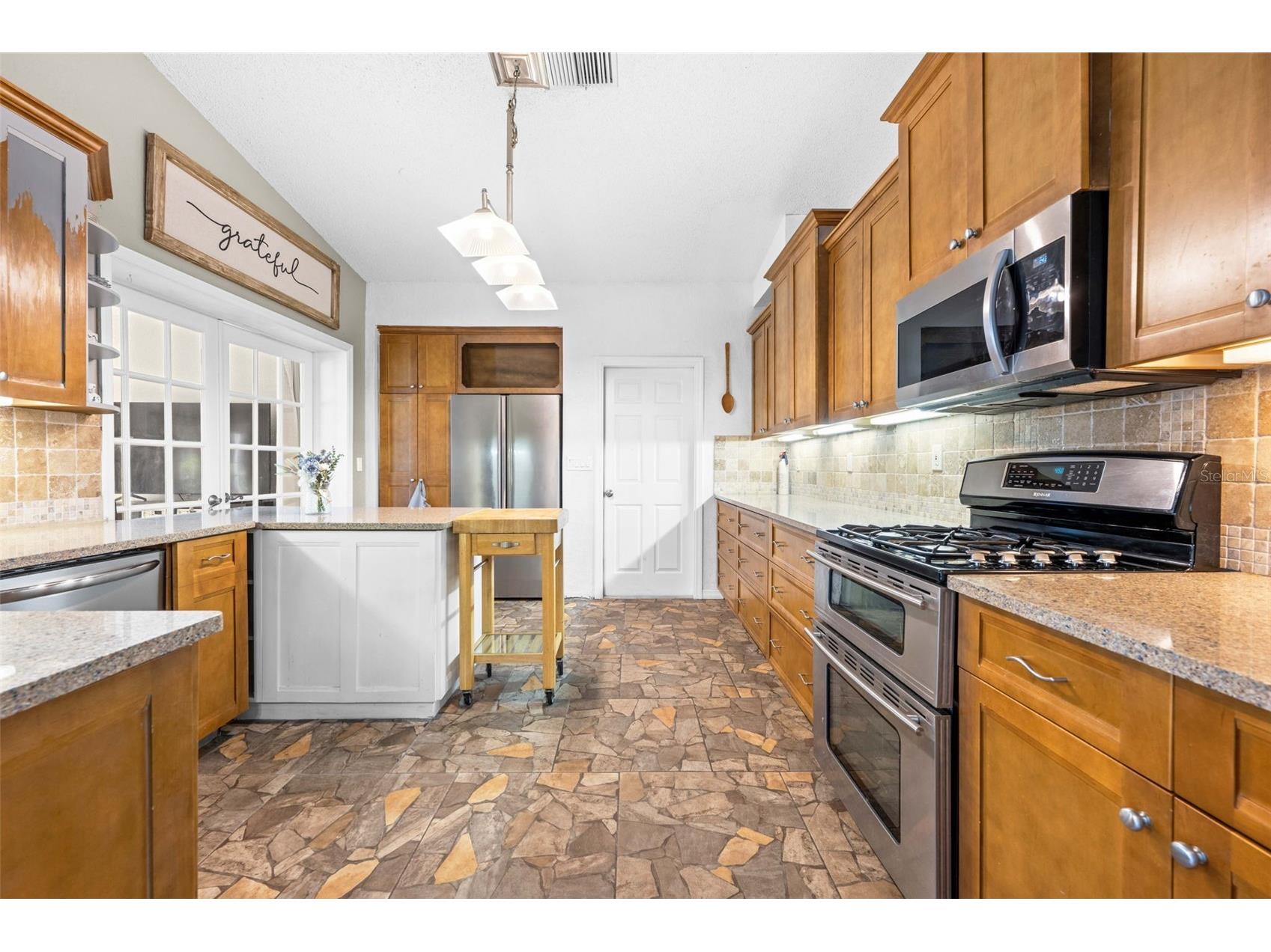 9354 Mississippi Run Weeki Wachee FL 34613 TB8519467 image21