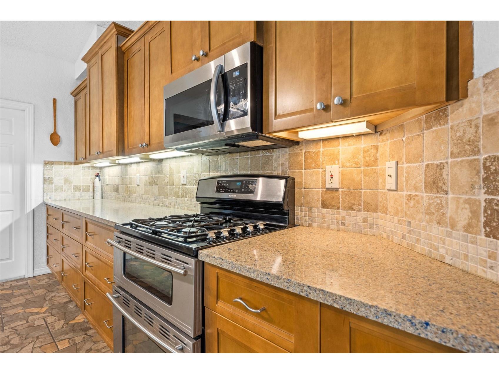 9354 Mississippi Run Weeki Wachee FL 34613 TB8519467 image22