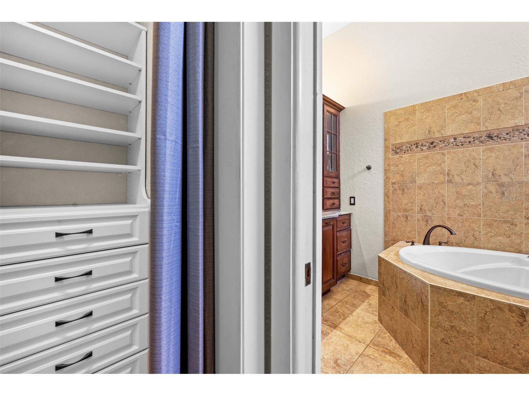 9354 Mississippi Run Weeki Wachee FL 34613 TB8519467 image37
