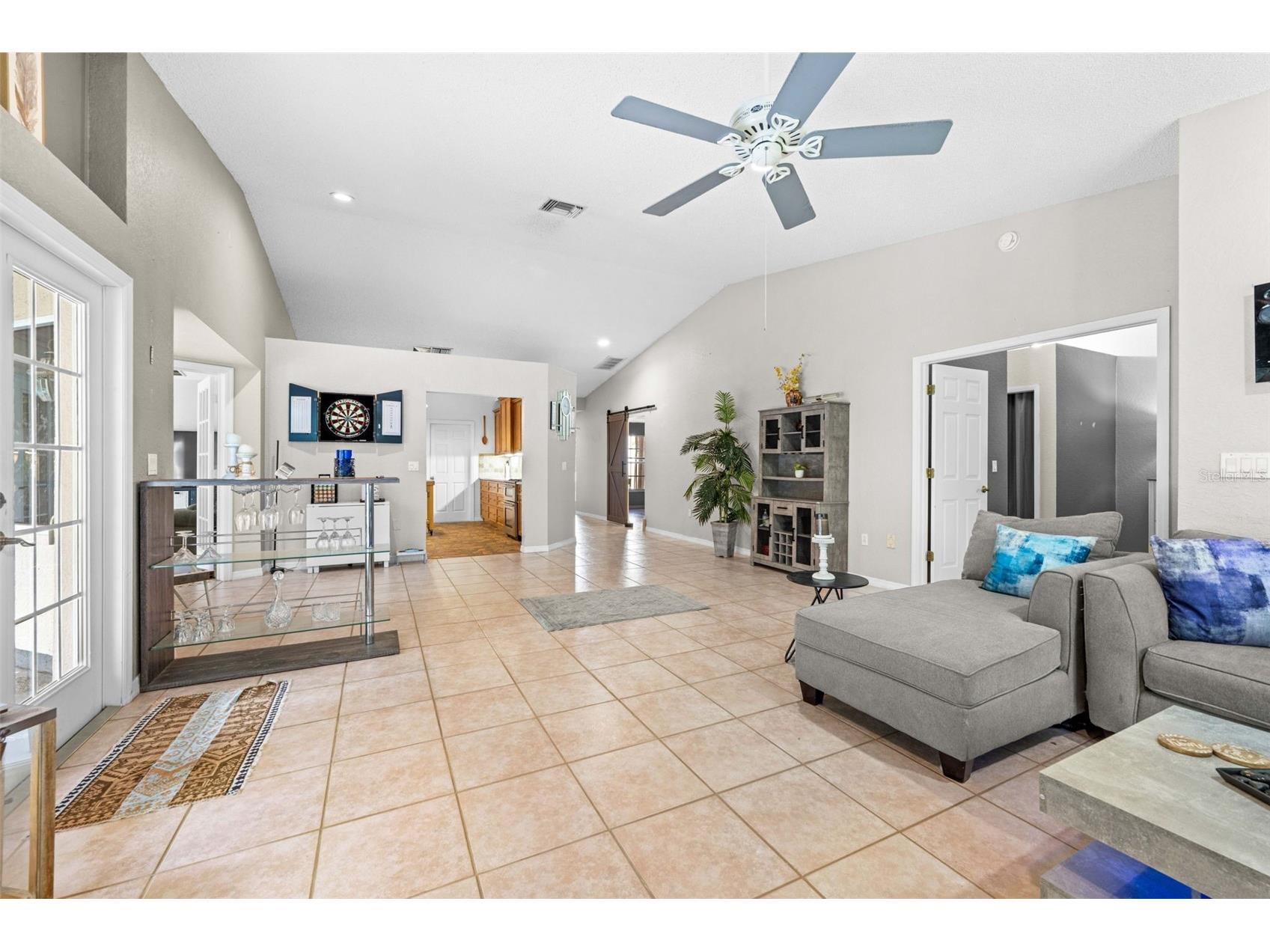 9354 Mississippi Run Weeki Wachee FL 34613 TB8519467 image8