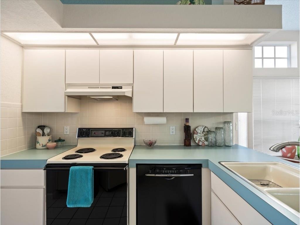 9355 French Quarters Circle Weeki Wachee FL 34613 W7874959 image25