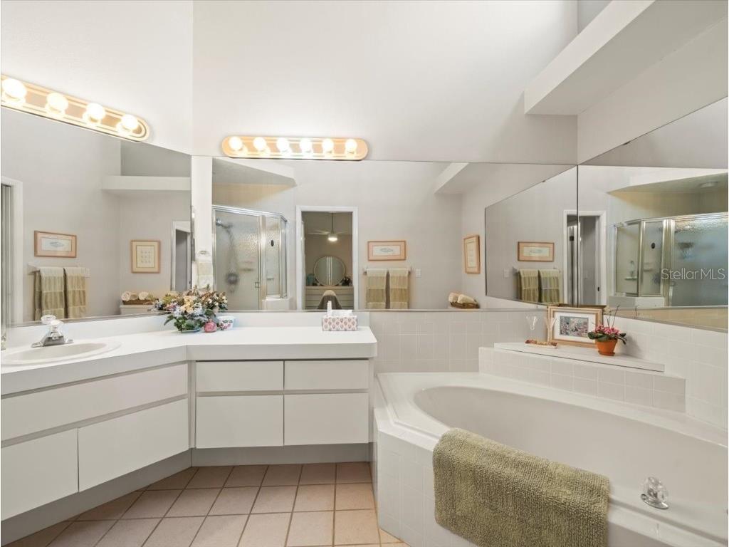 9355 French Quarters Circle Weeki Wachee FL 34613 W7874959 image32