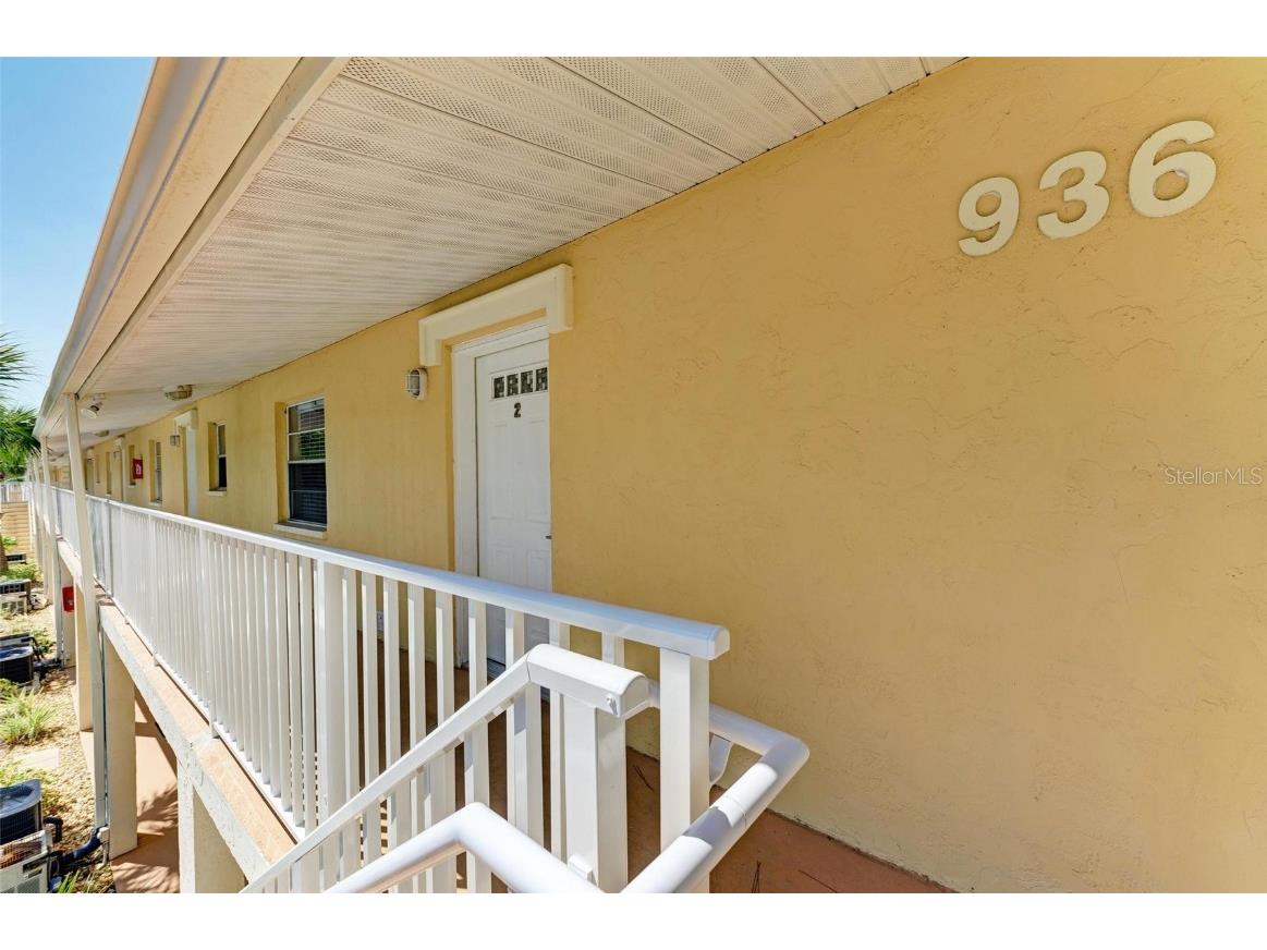 936 La Costa Circle #2 Sarasota FL 34237 A4583691 image1