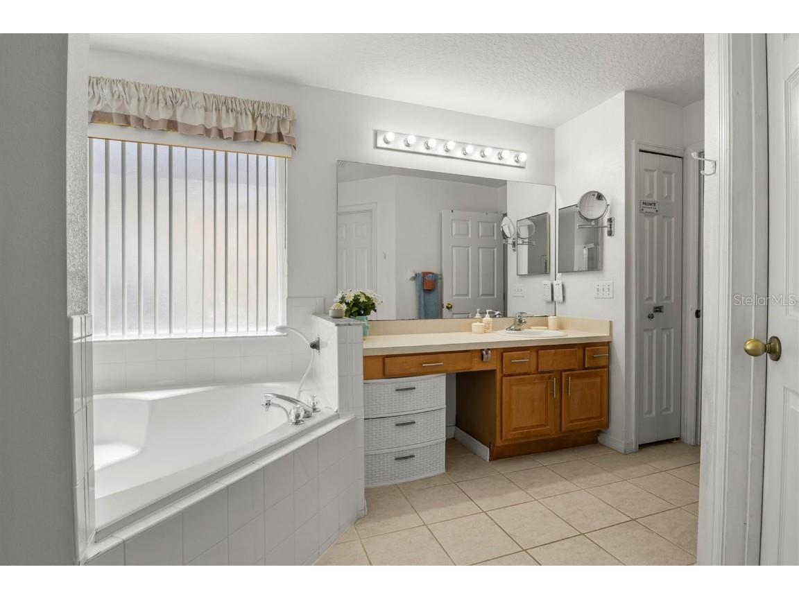 936 Lake Berkley Drive Kissimmee FL 34746 P4934524 image24