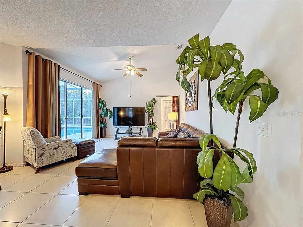 936 Montana Avenue Davenport FL 33897 S5138693 image10