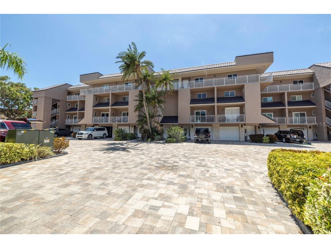 936 Pinellas Bayway S #P-3 Tierra Verde FL 33715 - GRAND CANAL - GULF OF MEXICO U8202051 image1