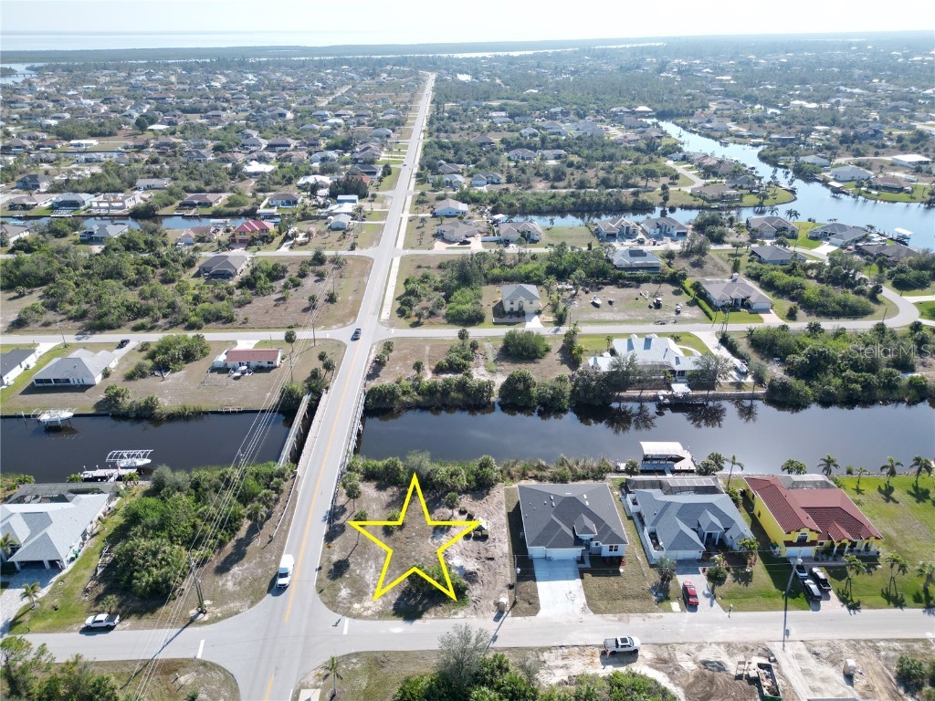 9360 Snapper Circle Port Charlotte FL 33981 - PRESIDENT WATERWAY D6140680 image1