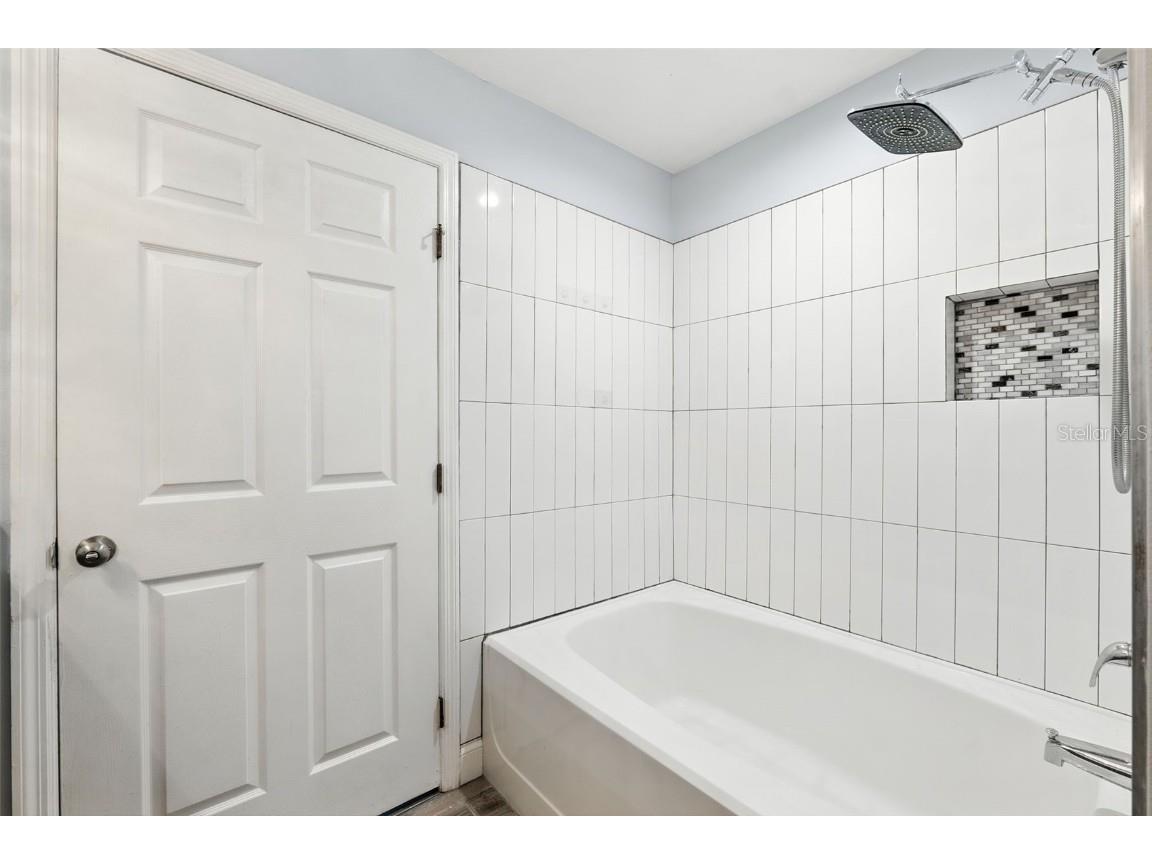 9368 Lake Chase Island Way #9368 Tampa FL 33626 TB8416240 image17