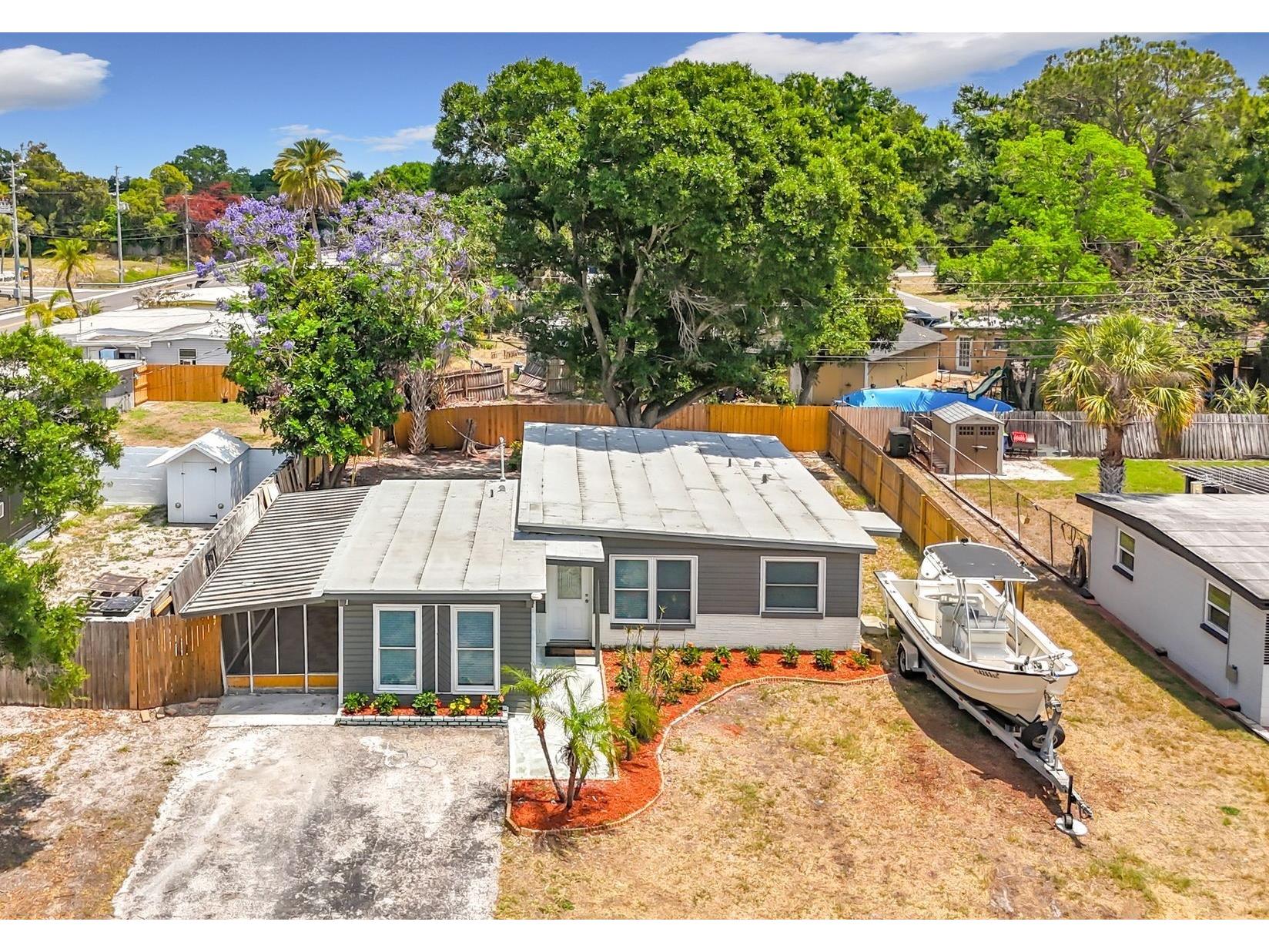 9369 83rd Street N Seminole FL 33777 TB8505381 image1