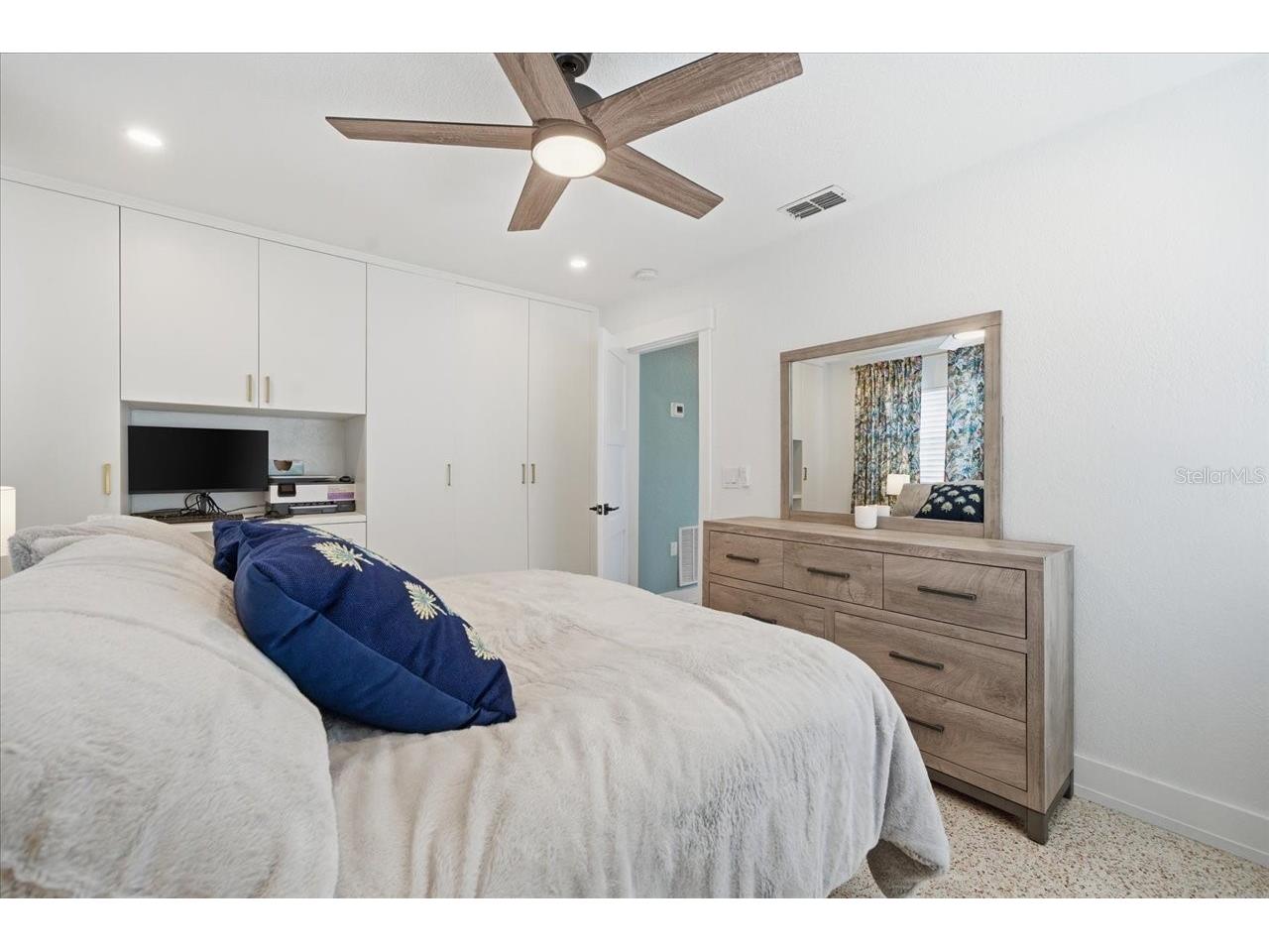 937 Bruce Avenue Clearwater Beach FL 33767 TB8473649 image36