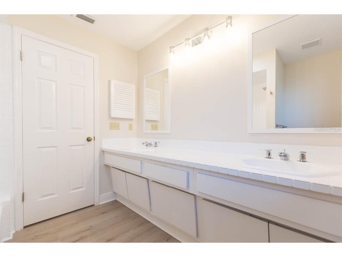 937 Bunker View Drive Apollo Beach FL 33572 TB8326263 image37