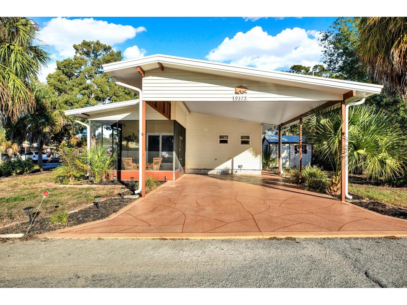 9375 Grizzly Bear Lane Weeki Wachee FL 34613 W7880776 image1