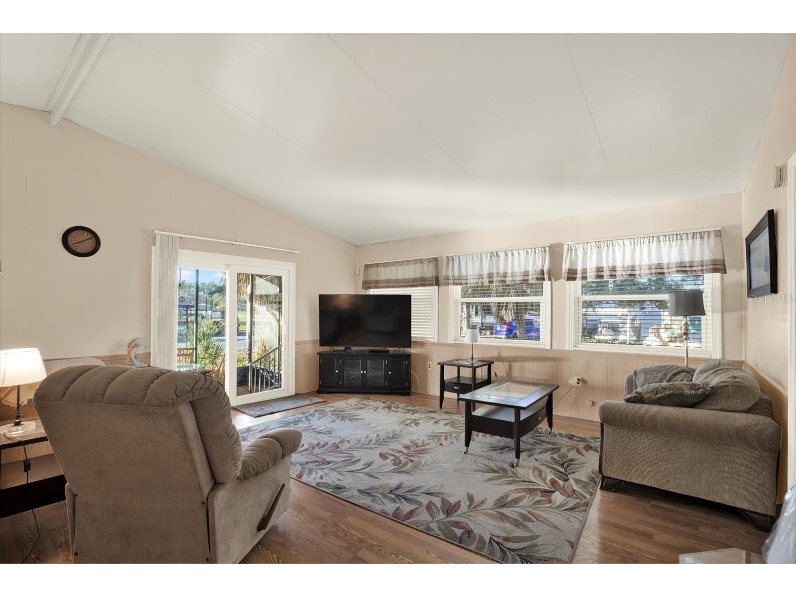 9375 Grizzly Bear Lane Weeki Wachee FL 34613 W7880776 image3