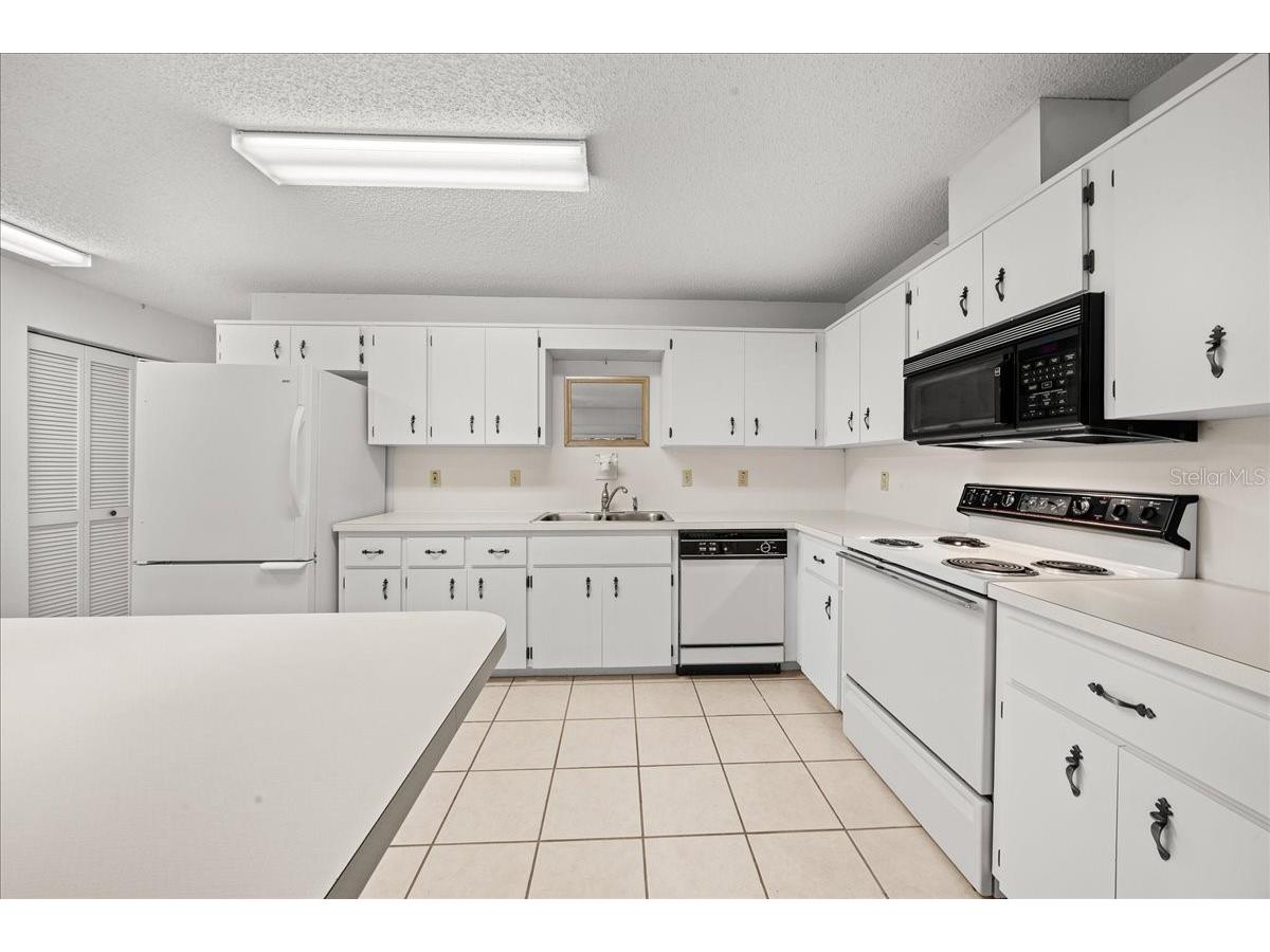 9377 SW 90th Court #E Ocala FL 34481 OM721029 image22