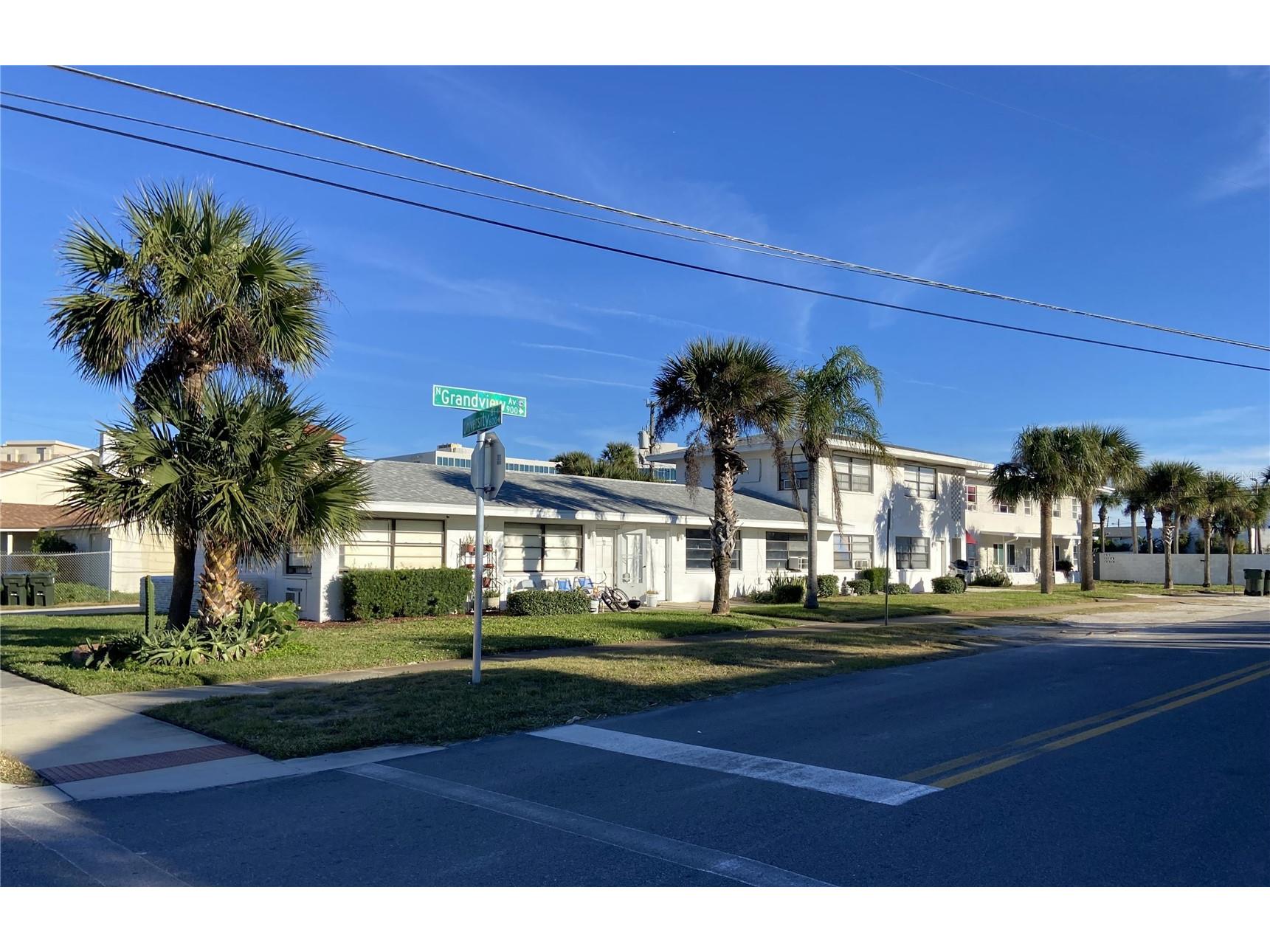 938 N Grandview Avenue Daytona Beach FL 32118 V4947296 image1