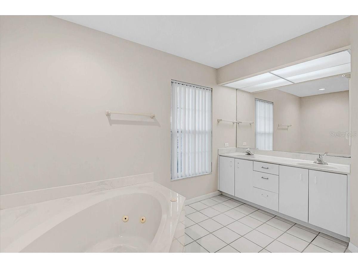 938 S Doral Lane Venice FL 34293 A4694353 image56