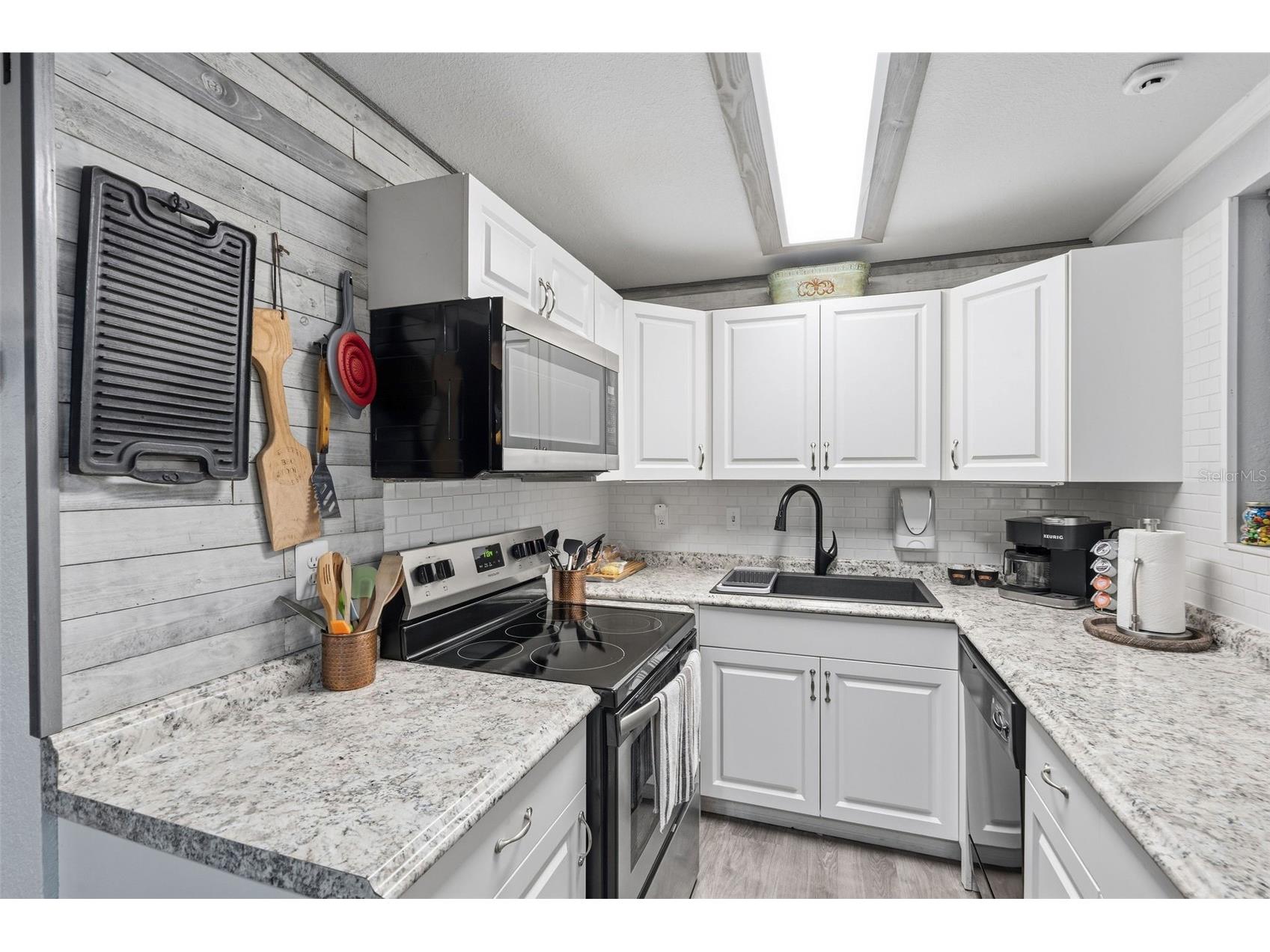 9381 Rosa Street Spring Hill FL 34608 W7883349 image7