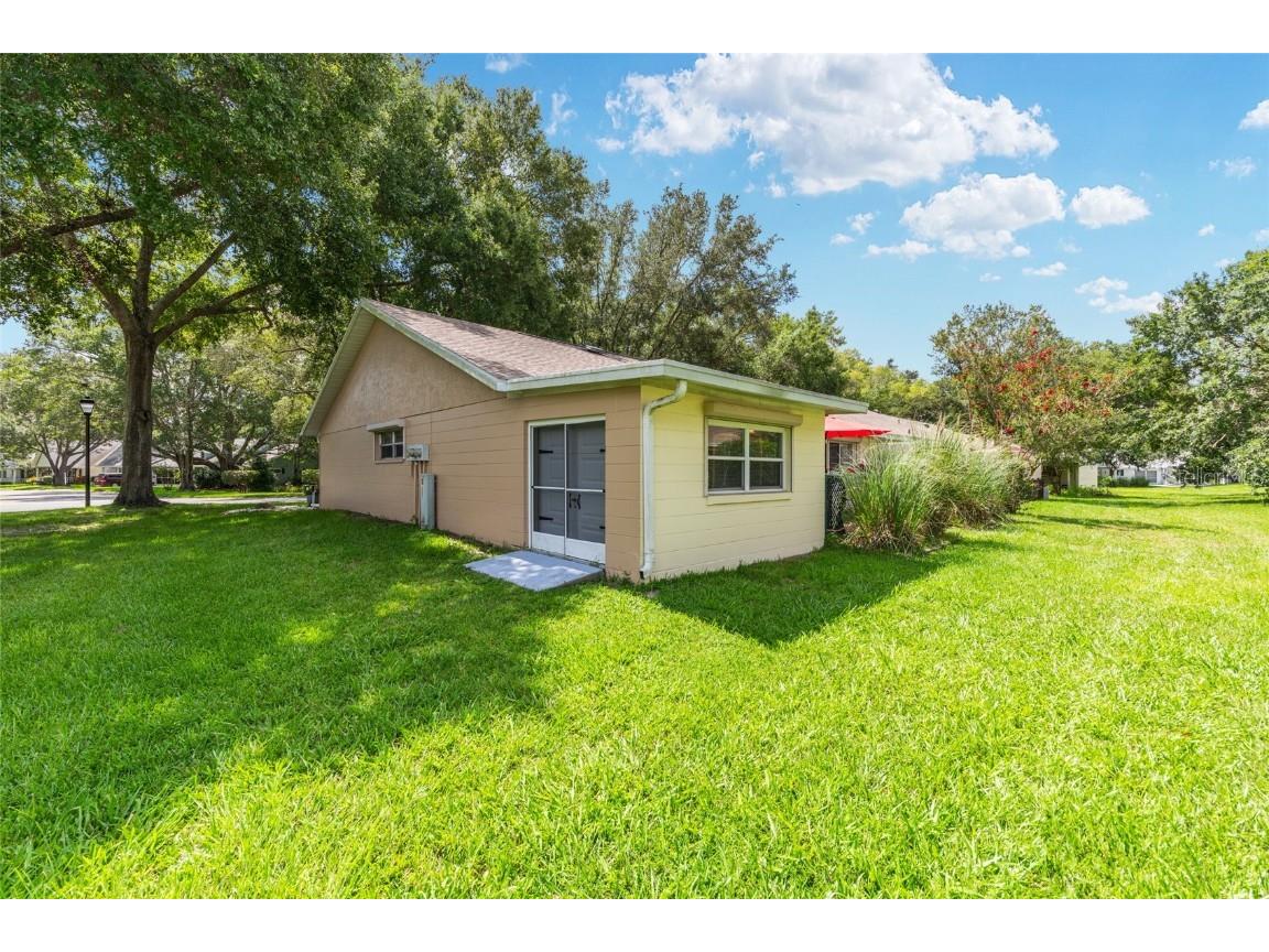 9382 SW 89th Court Road #E Ocala FL 34481 OM714582 image6