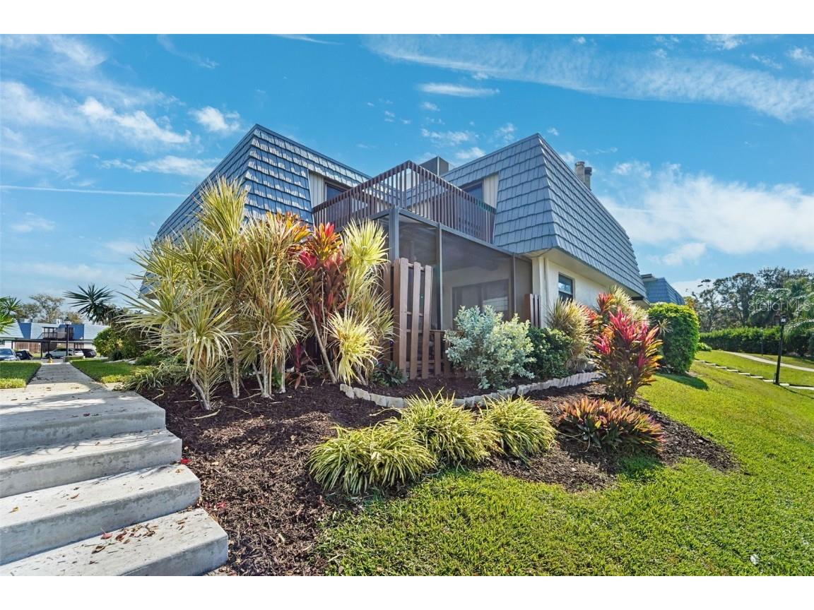 9386 Tradewinds Avenue Seminole FL 33776 TB8450544 image1