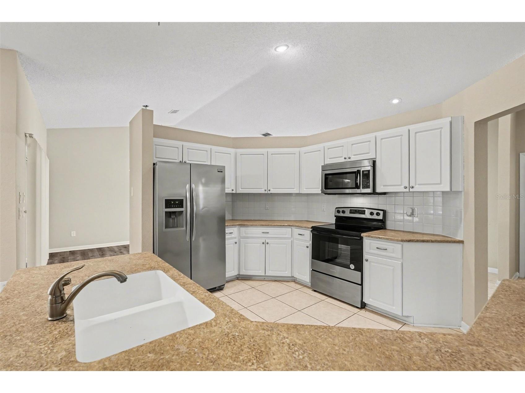 9389 Fox Hollow Lane Weeki Wachee FL 34613 O6399261 image6