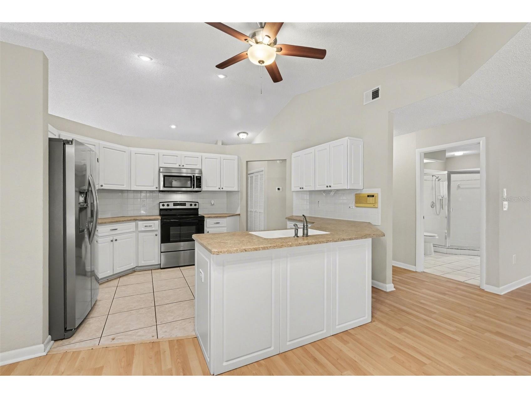 9389 Fox Hollow Lane Weeki Wachee FL 34613 O6399261 image7