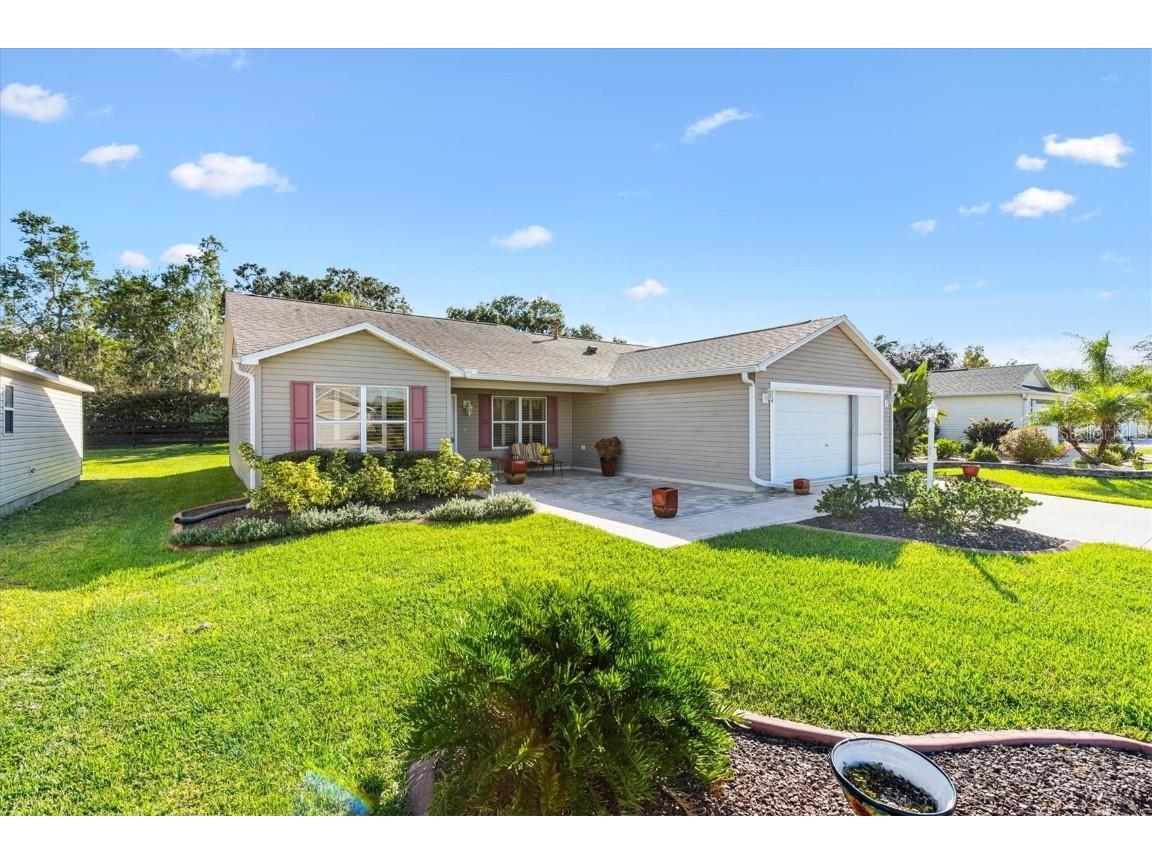 939 Livingston Loop The Villages FL 32162 OM711203 image1