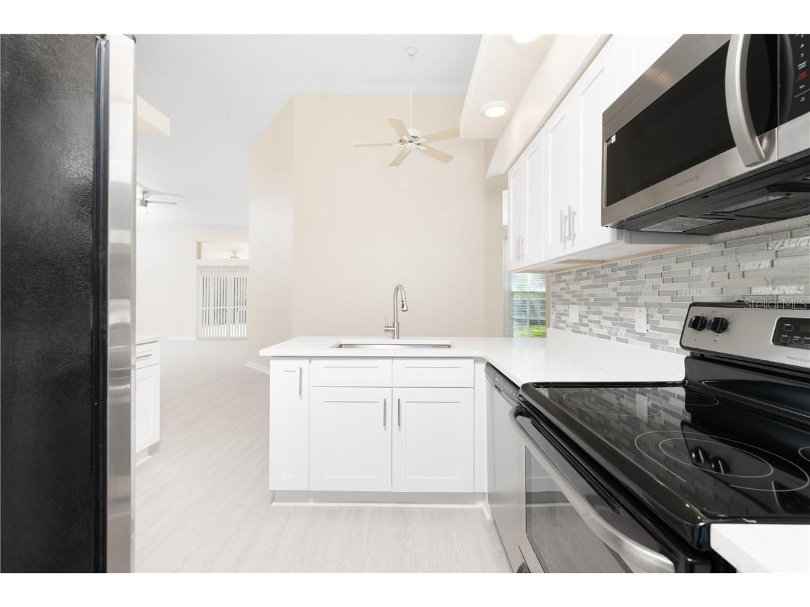 9390 Mississippi Run Weeki Wachee FL 34613 TB8449571 image10