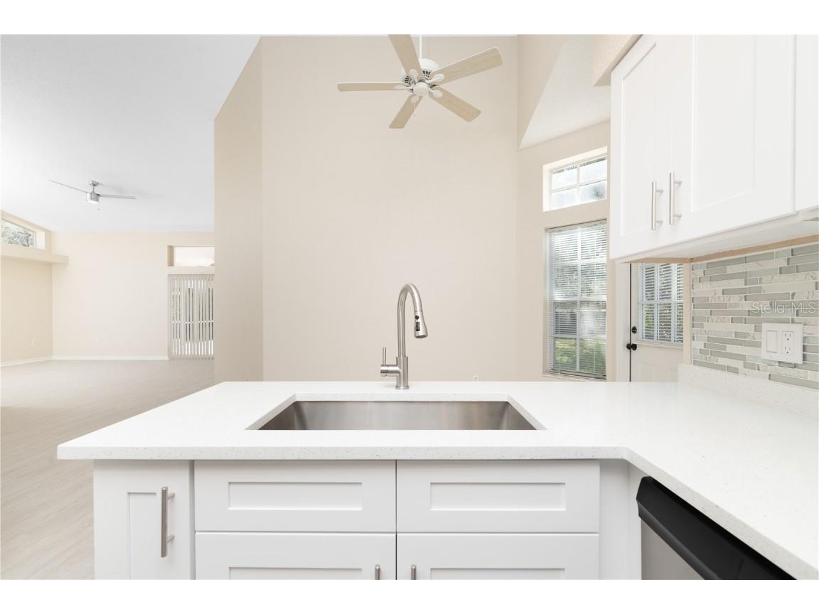 9390 Mississippi Run Weeki Wachee FL 34613 TB8449571 image11