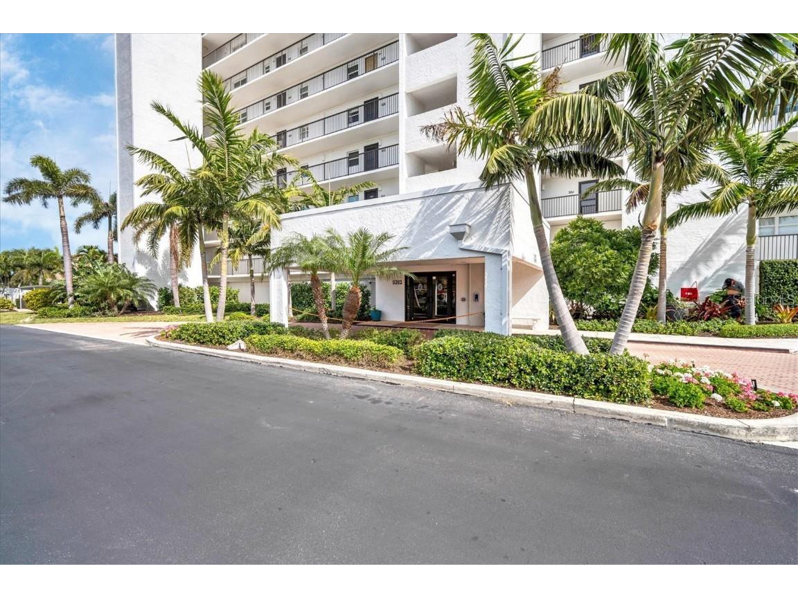 9393 Midnight Pass Road #302 Sarasota FL 34242 - LITTLE SARASOTA BAY A4599307 image3