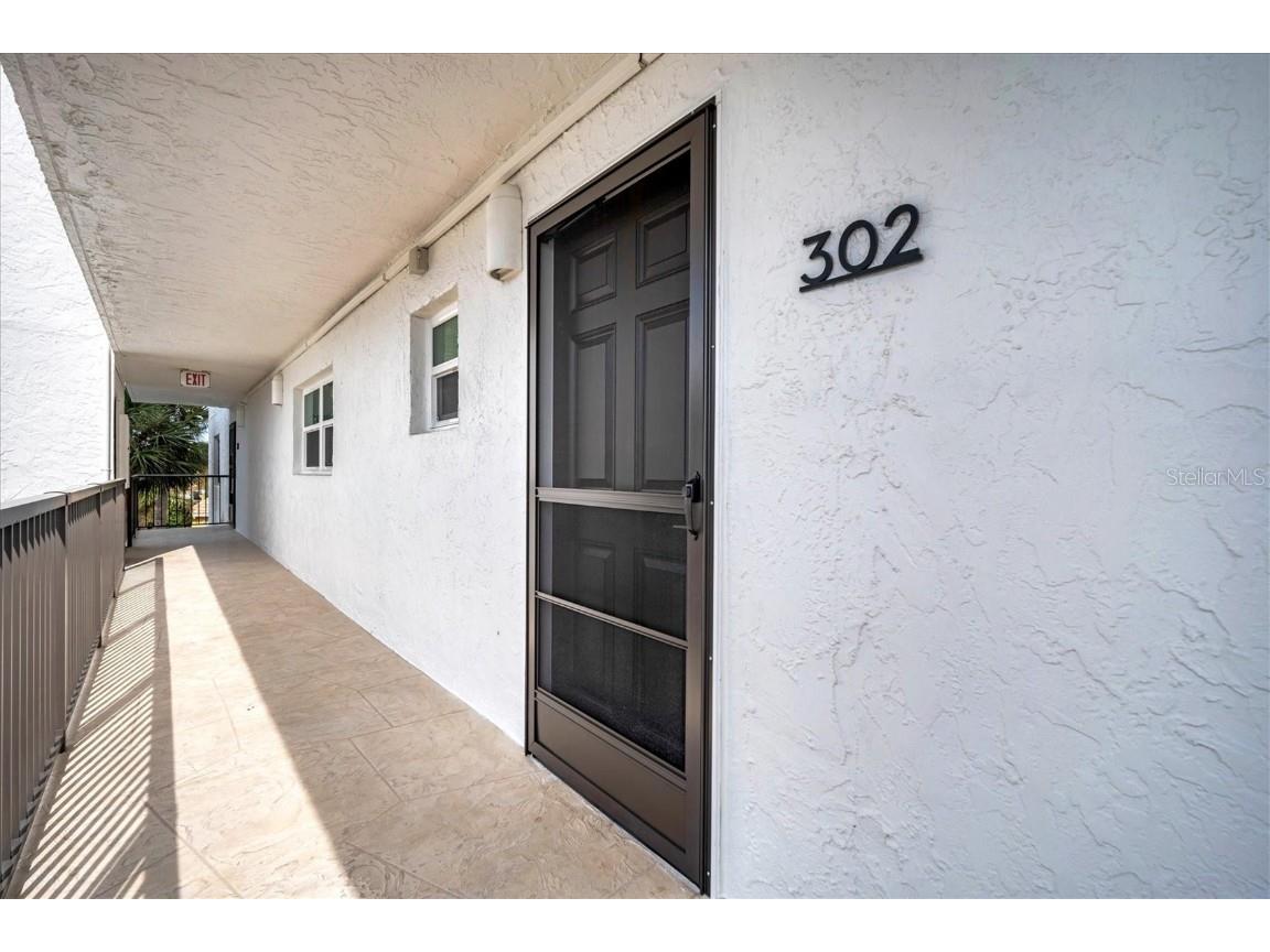 9393 Midnight Pass Road #302 Sarasota FL 34242 - LITTLE SARASOTA BAY A4599307 image4