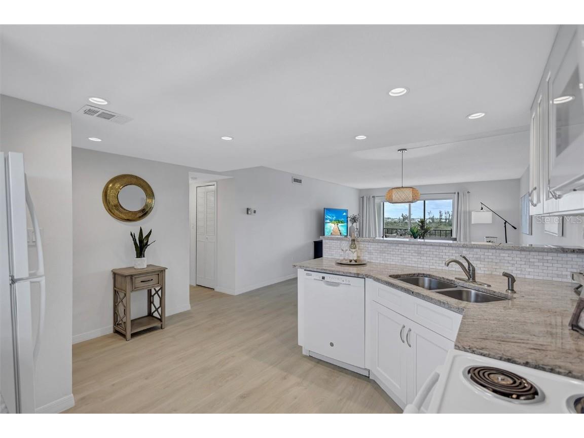 9397 Midnight Pass Road #505 Sarasota FL 34242 - INTERCOASTAL WATERWAY A4664397 image11