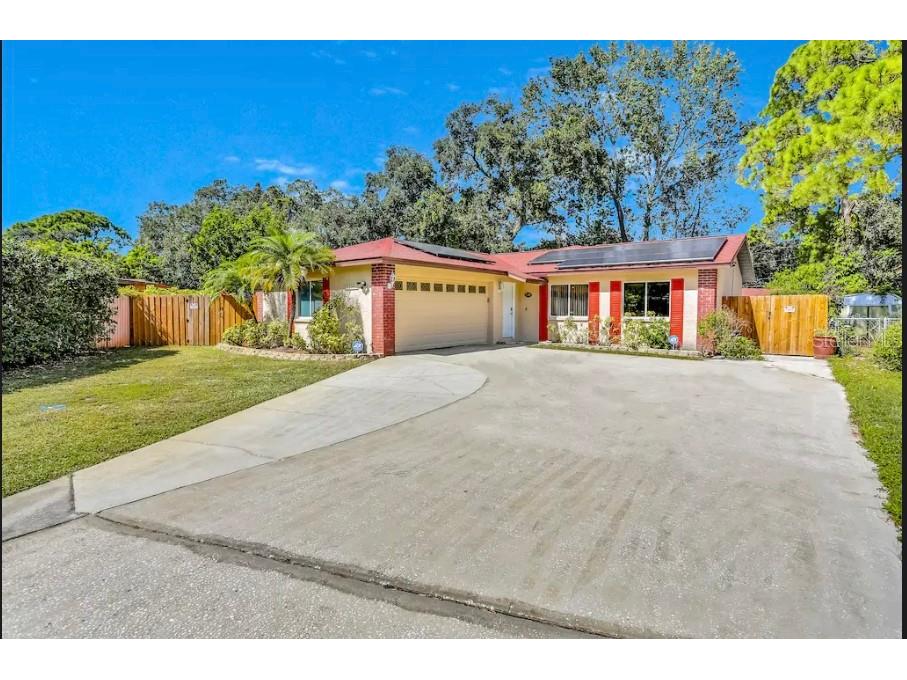 9398 94th Street Seminole FL 33777 A4561689 image1