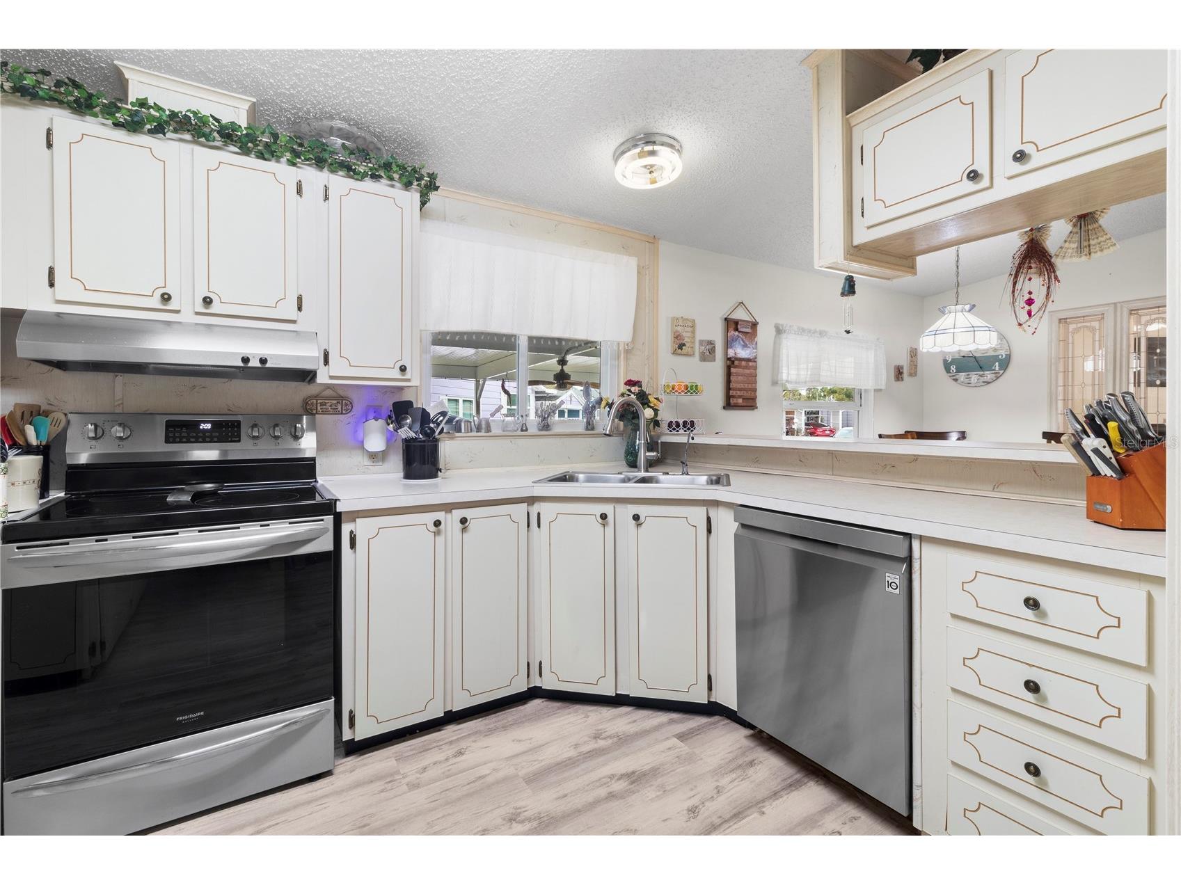 94 Meadow Circle Ellenton FL 34222 A4684379 image15