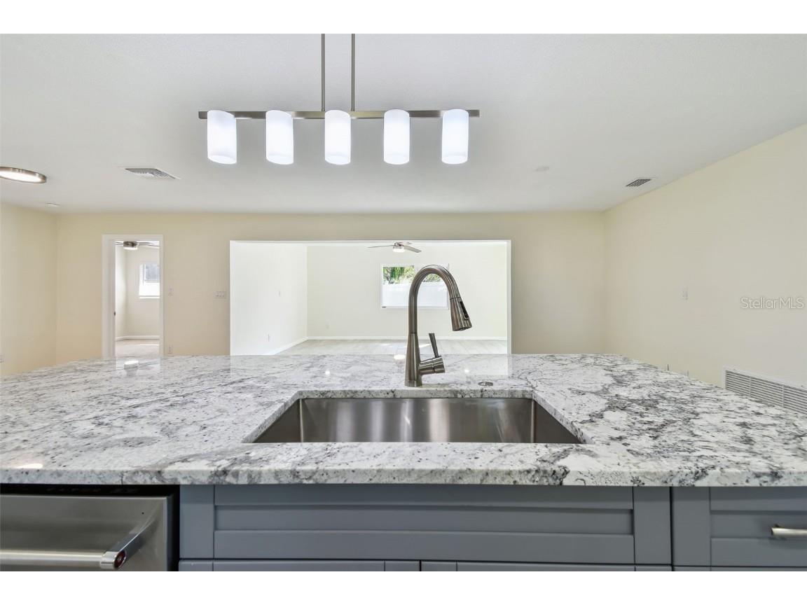 94 Nicholas Drive Dunedin FL 34698 TB8390912 image17