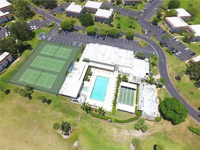 94 Spring Lake Drive #203 Vero Beach FL 32962 O6400987 image3