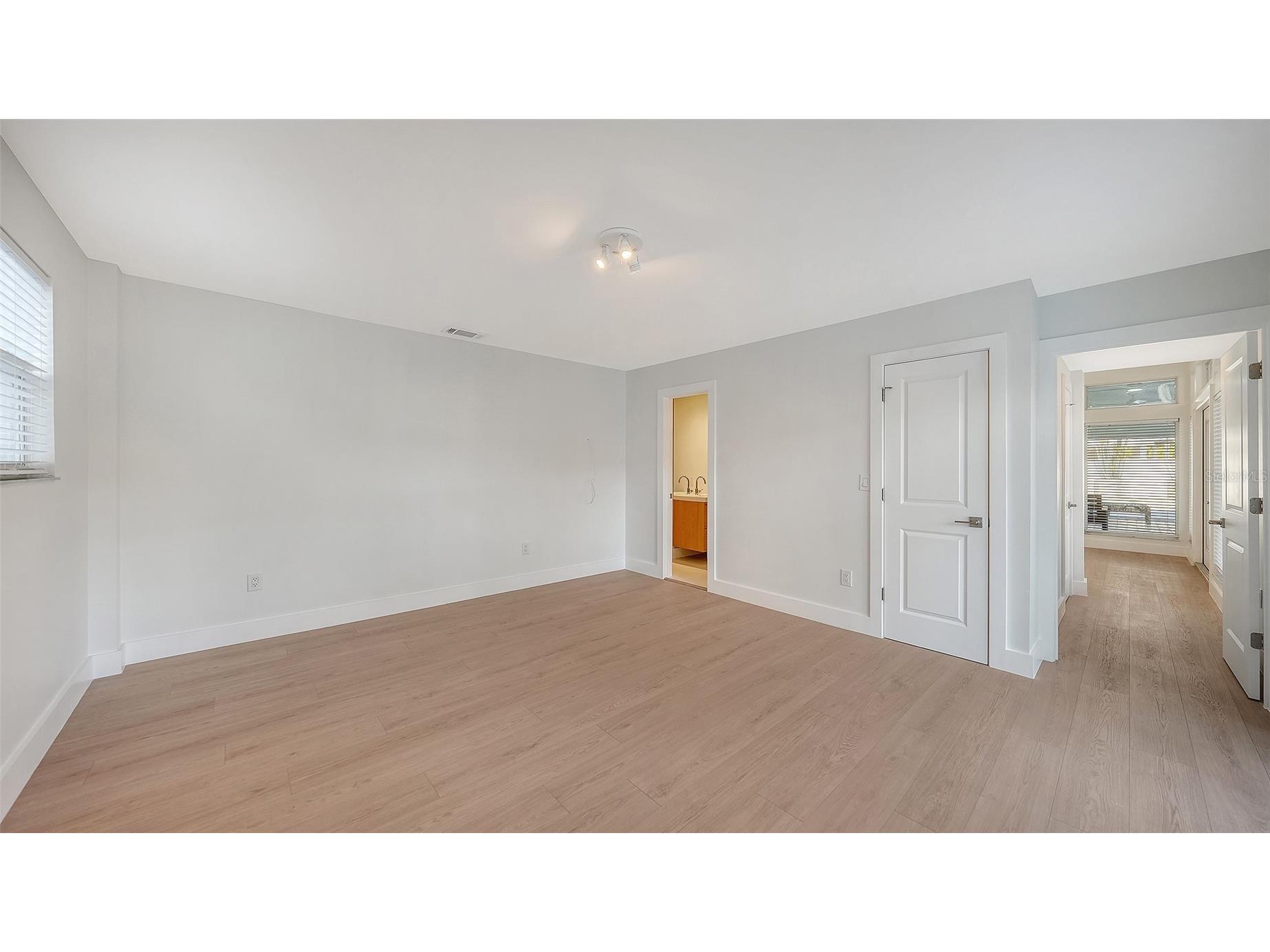 940 Alameda Way Sarasota FL 34234 - WHITAKER BAYOU A4683727 image14