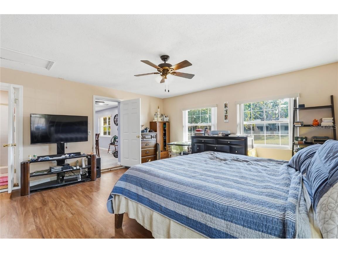 940 Orangeview Drive Largo FL 33778 TB8447829 image10