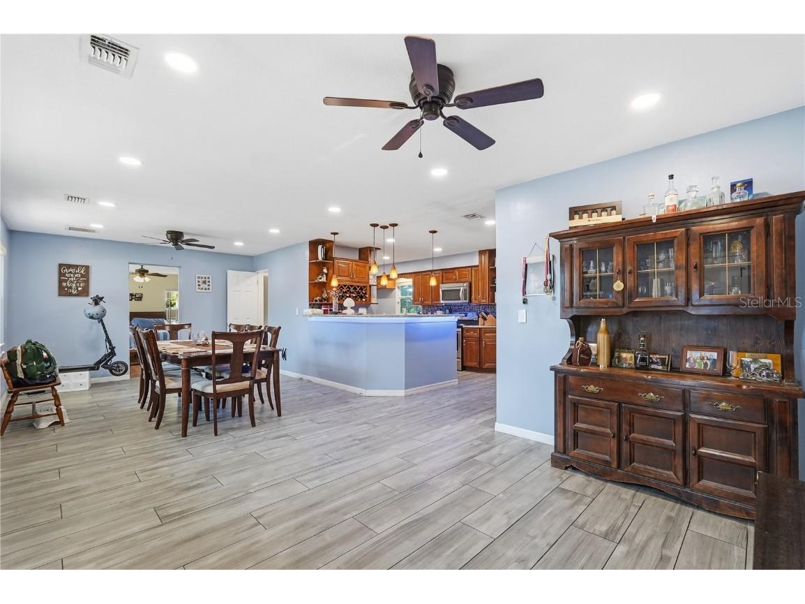 940 Orangeview Drive Largo FL 33778 TB8447829 image2