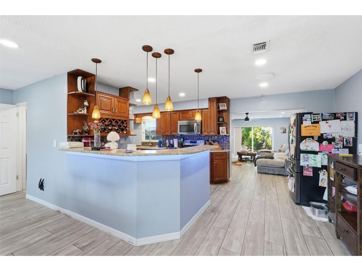 940 Orangeview Drive Largo FL 33778 TB8447829 image4