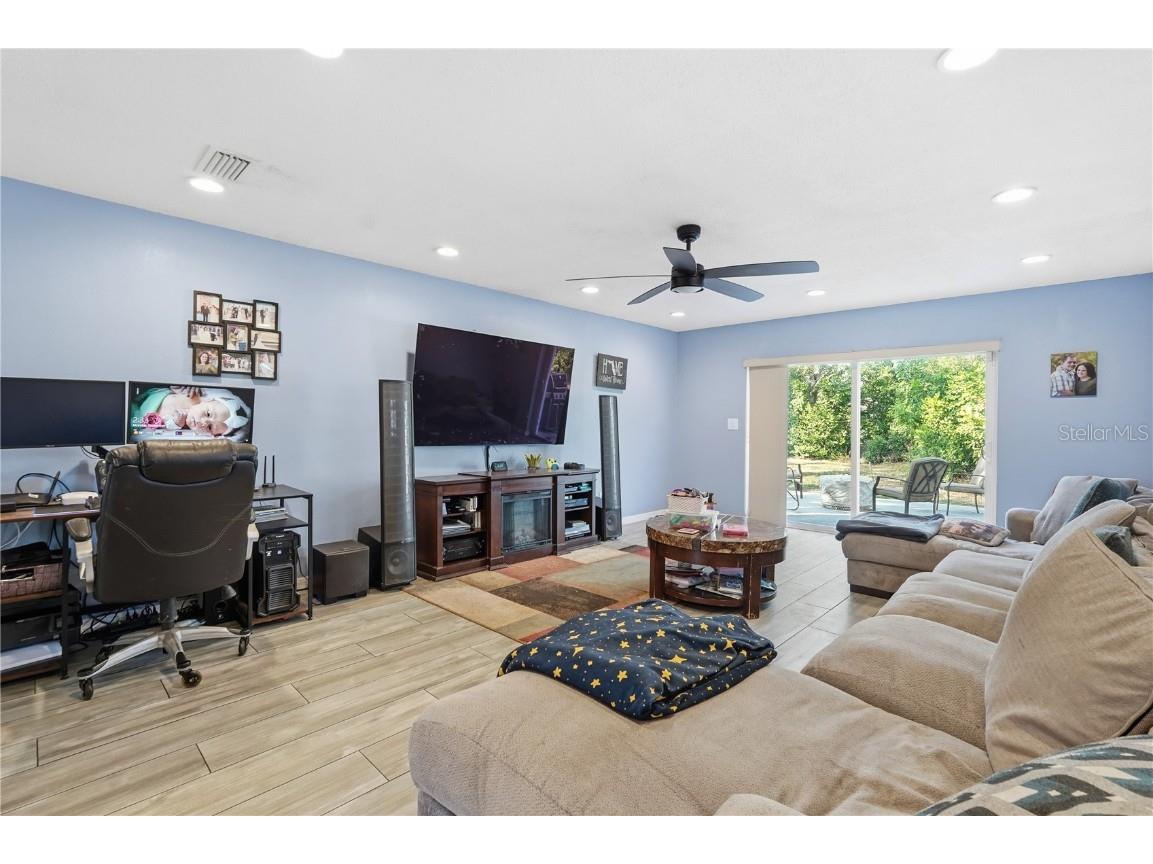 940 Orangeview Drive Largo FL 33778 TB8447829 image8