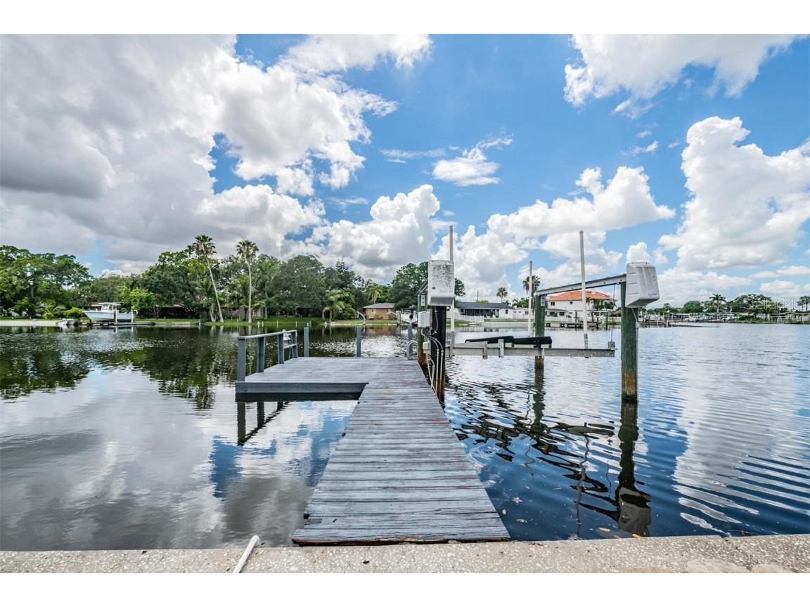 9400 Sun Isle Drive NE, Saint Petersburg, FL, 33702 MLS U8248223