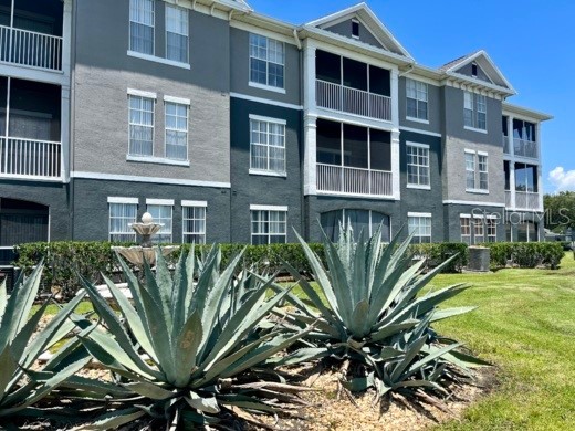 9401 Crescent Loop Circle #304 Tampa FL 33619 T3442805 image1